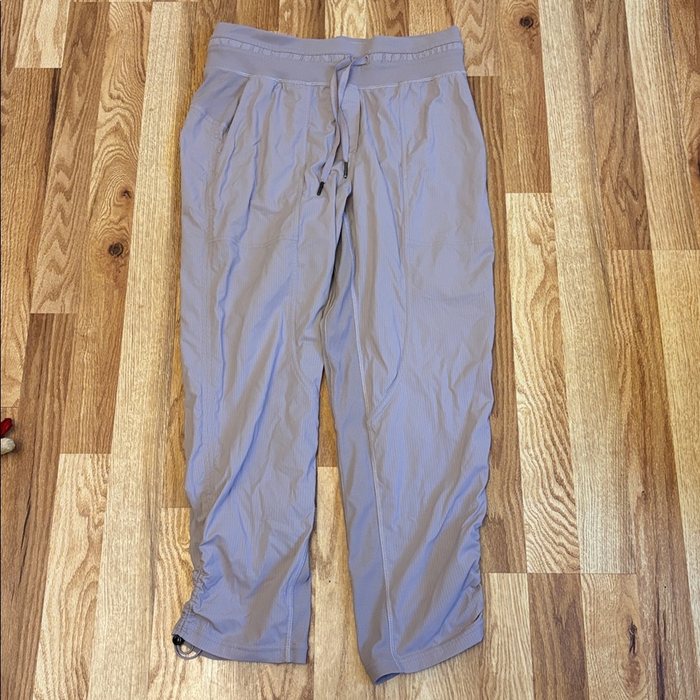 LULULEMON Dance Studio Crop *25"